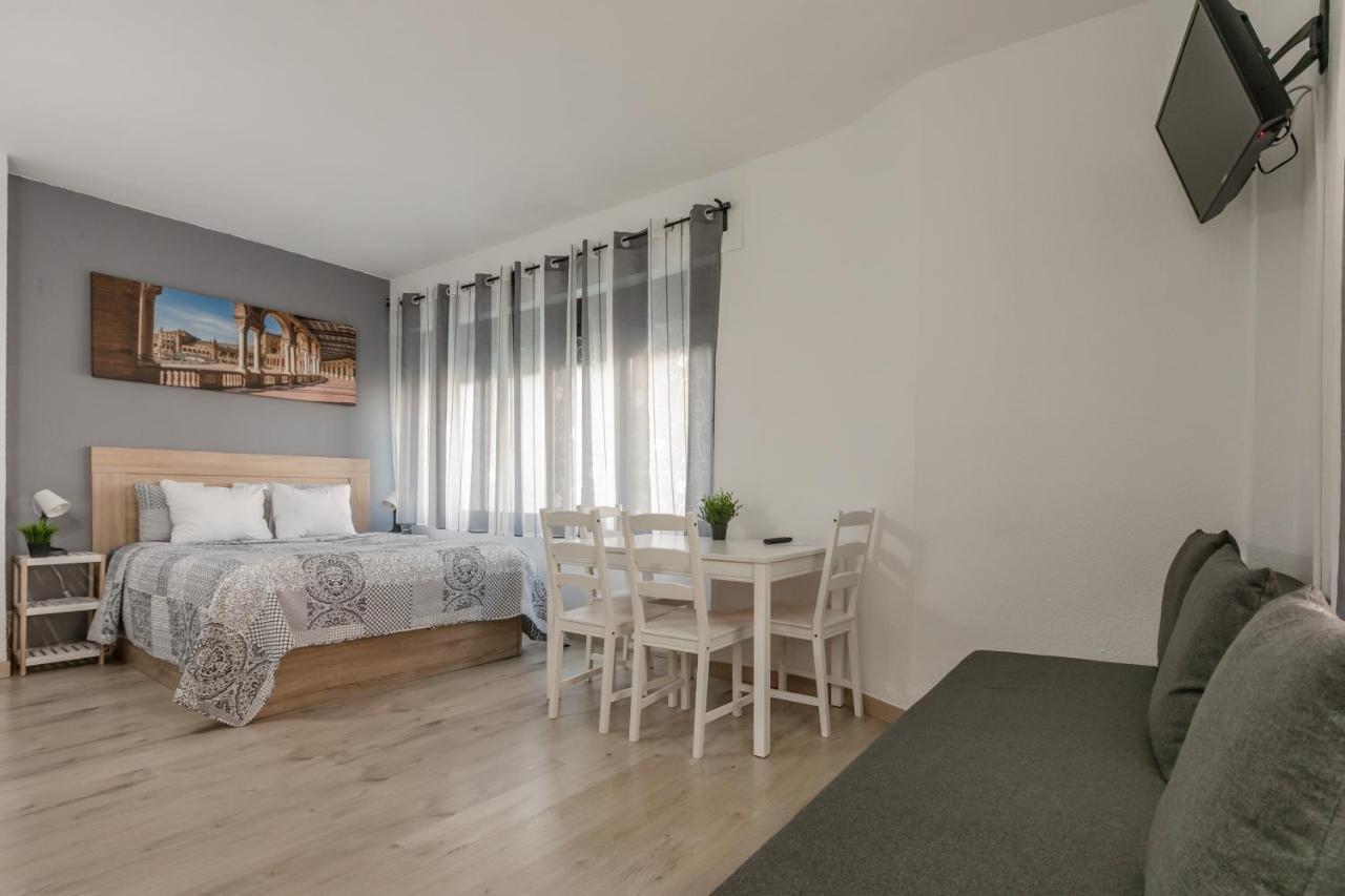 213 Hispalis Triana * Sevilha